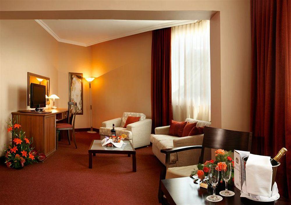 Best Western Plus Expo Hotel Sofia Exterior foto